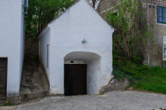 Dieser Keller gehört der Pfarre, wird aber anderweitig genutzt - ist ein sogenannter Wirtekeller in den Kellergassen von Pillichsdorf. NÖ